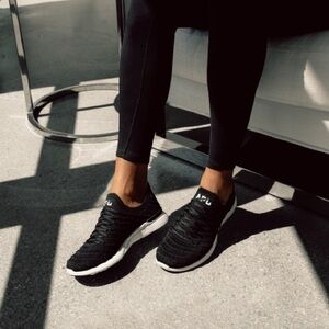 Black and white APL Techloom wave